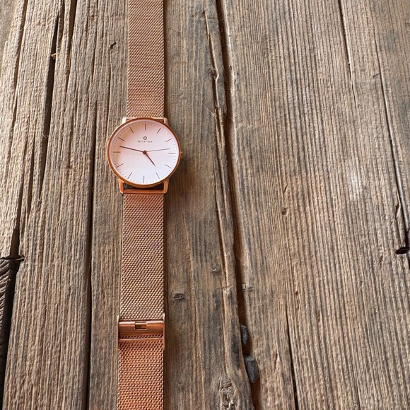 Men's Gold and White Watch - Picture 3 of 5